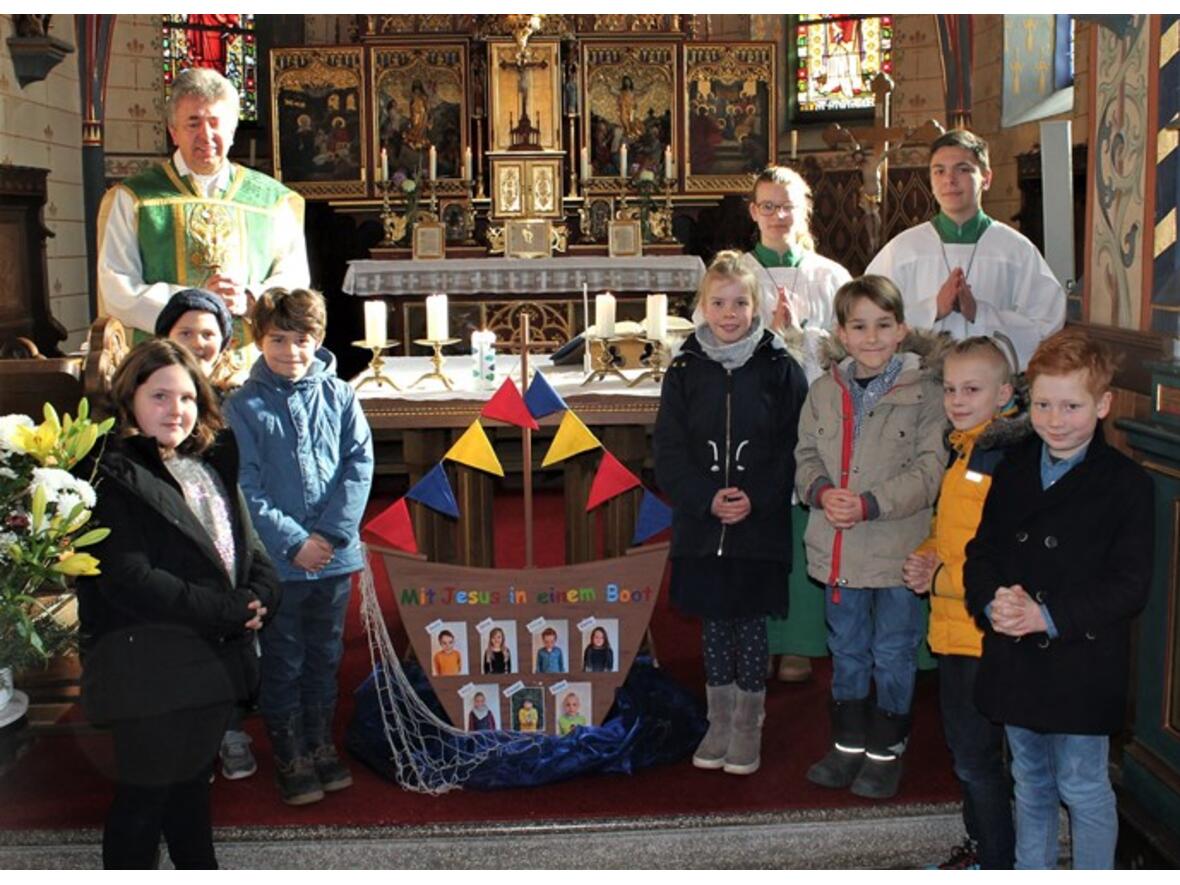 vorstellung-der-erstkommunionkinder-in-st-silvester-mittelstetten3670358