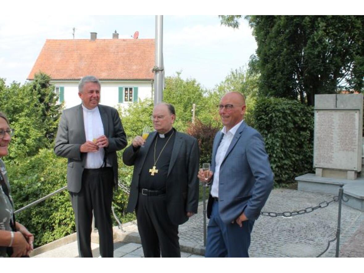 Pfarrer A. Brandstetter, Bischof Bertram, 1. BGM Erwin Gerstlacher