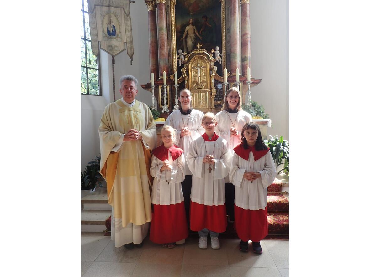 neue-ministrantinnen-fuer-althegnenberg-und-hoerbach4720227